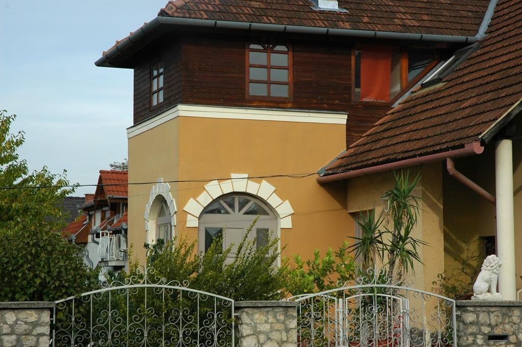 Alom Kucko Apartman Залаэгерсег Номер фото